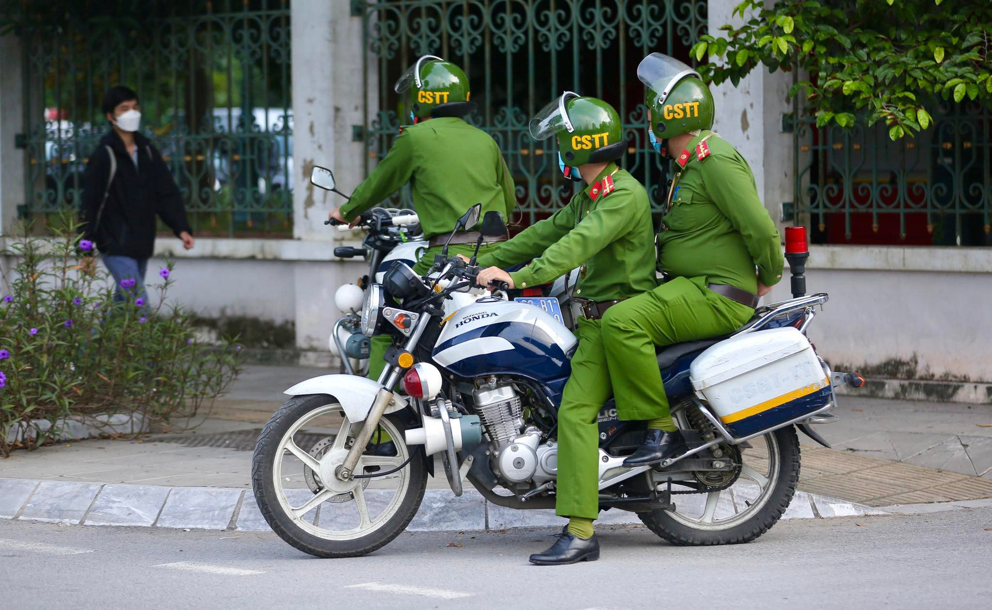 Luật sư: Bị c&aacute;o Nguyễn Duy Linh bệnh t&igrave;nh nặng - Ảnh 5.