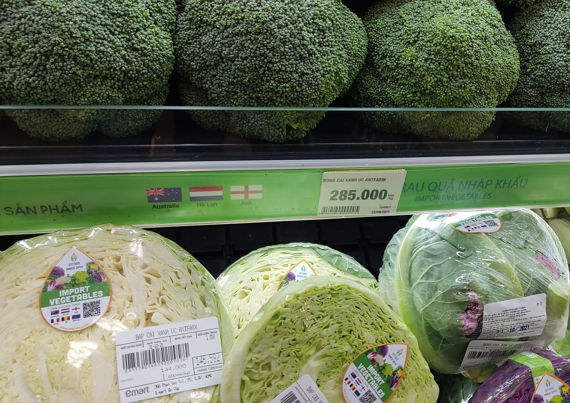 &ldquo;Sốc&rdquo; với rau nhập khẩu gi&aacute; gần 1 triệu đồng/kg - Ảnh 3.