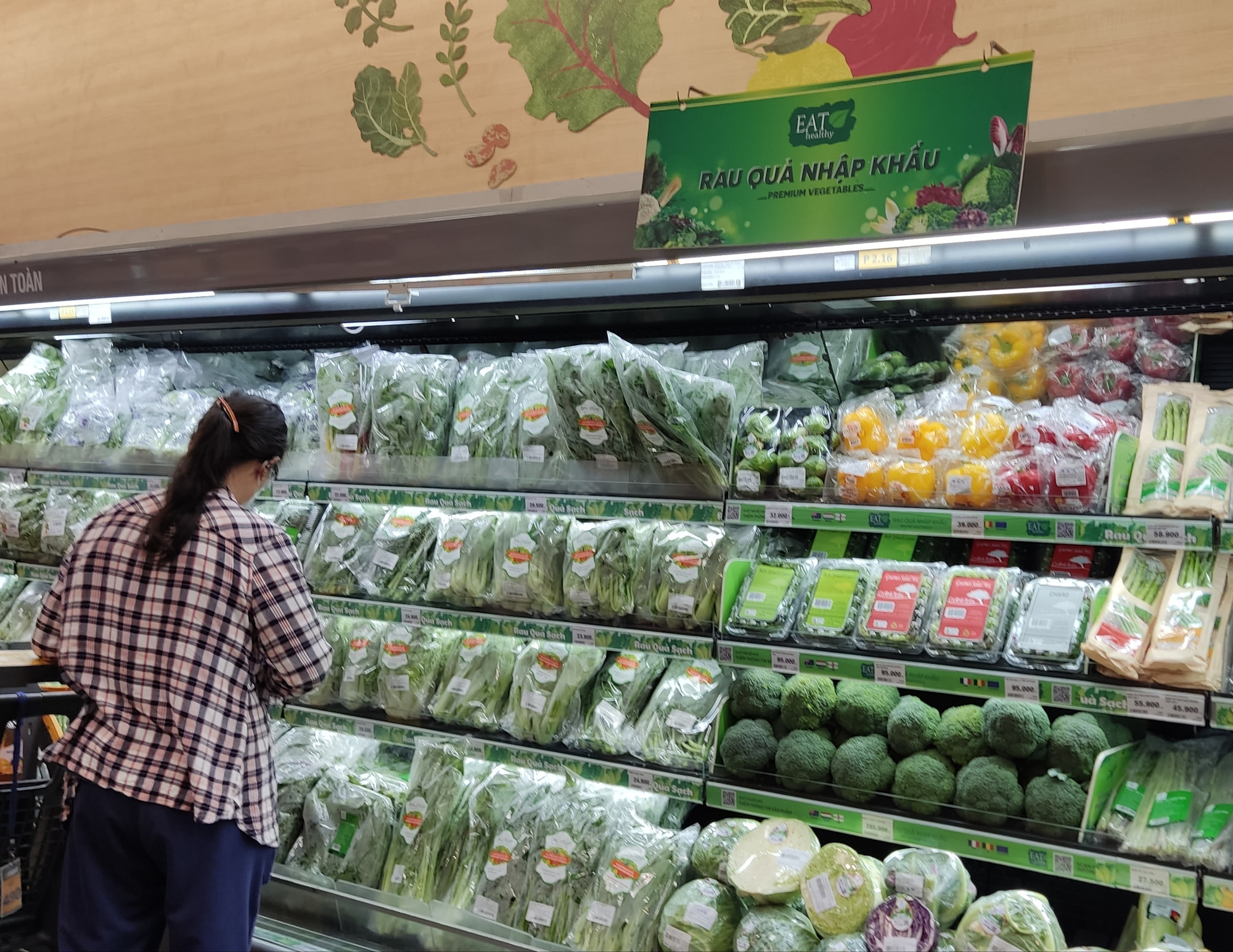 &ldquo;Sốc&rdquo; với rau nhập khẩu gi&aacute; gần 1 triệu đồng/kg - Ảnh 1.