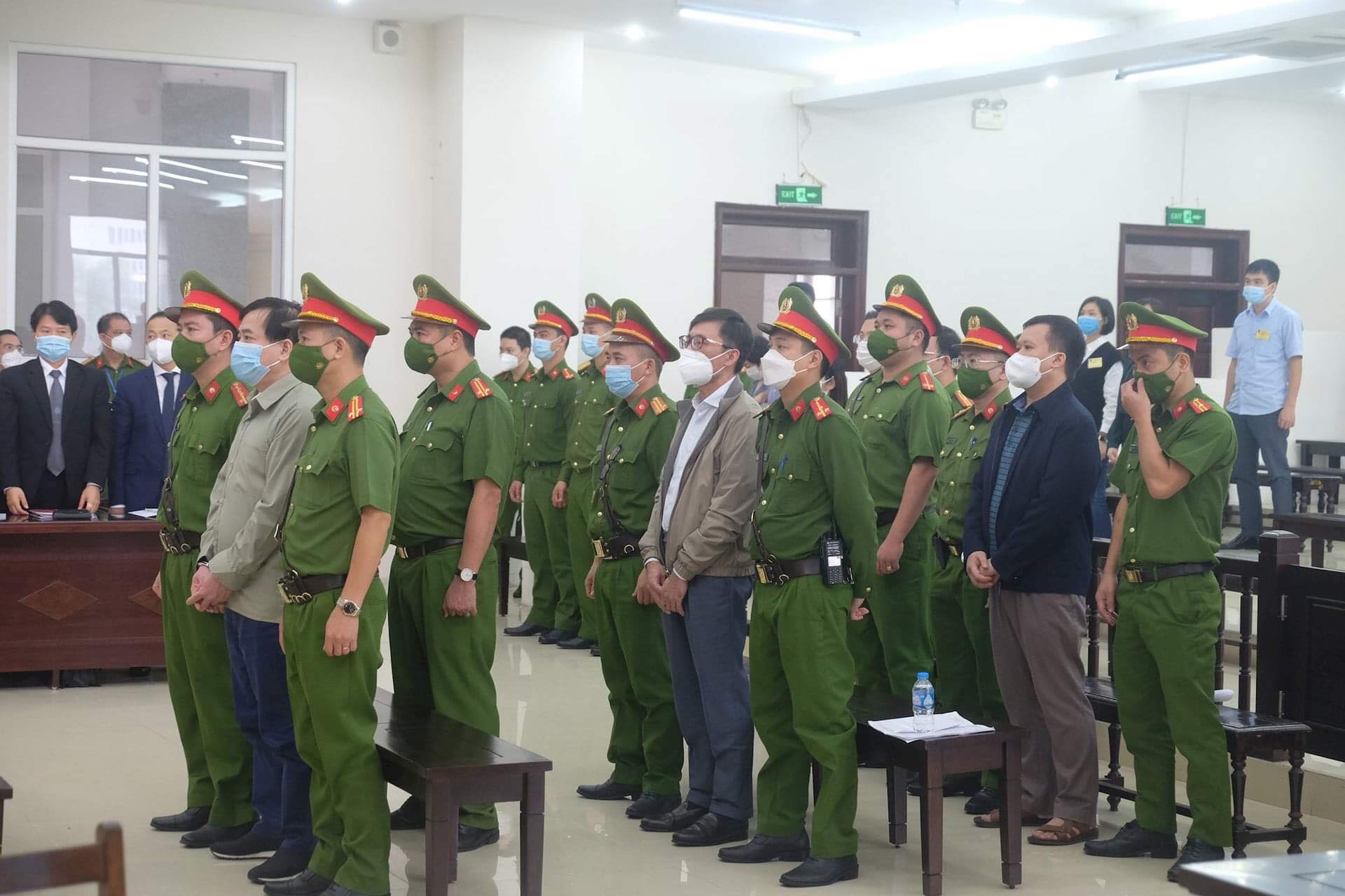 Bị cáo Nguyễn Duy Linh bị tuyên án 14 năm tù, nộp lại 5 tỉ đồng nhận hối lộ