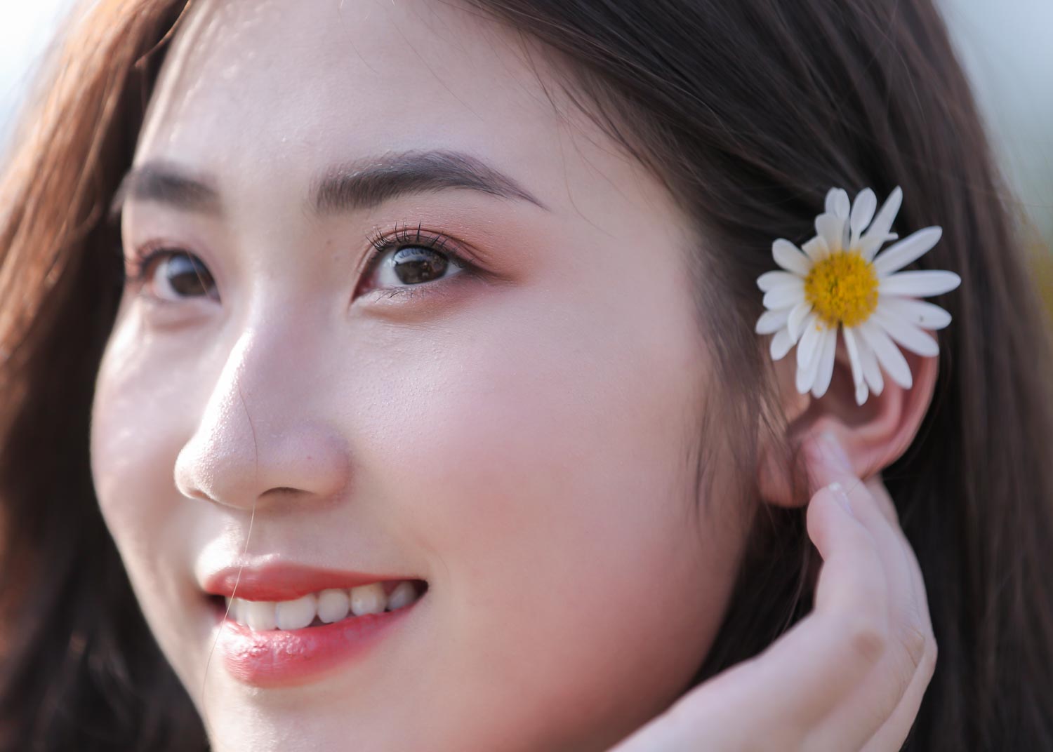 Thướt tha t&agrave; &aacute;o d&agrave;i b&ecirc;n c&uacute;c hoạ mi đầu m&ugrave;a - Ảnh 4.
