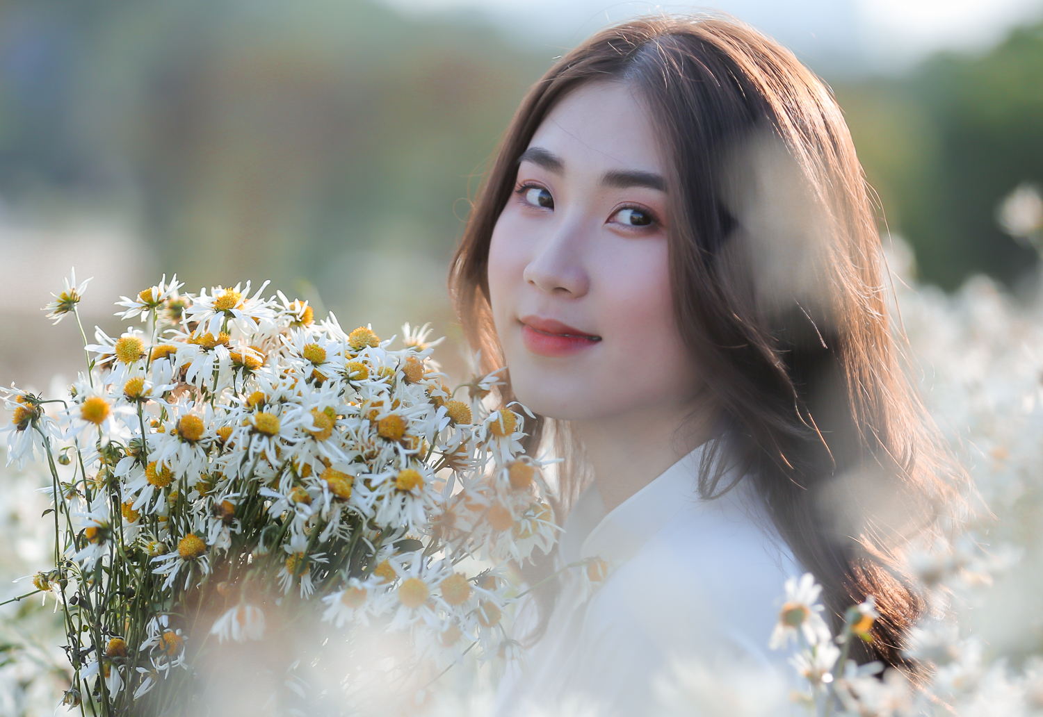 Thướt tha t&agrave; &aacute;o d&agrave;i b&ecirc;n c&uacute;c hoạ mi đầu m&ugrave;a - Ảnh 3.