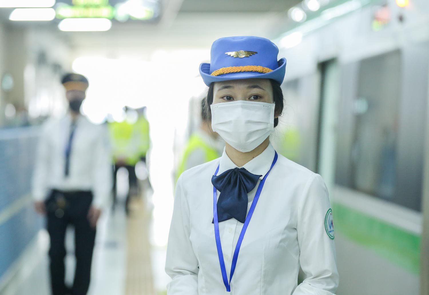 CLIP: Người d&acirc;n h&aacute;o hức tr&ecirc;n chuyến t&agrave;u C&aacute;t Linh - H&agrave; Đ&ocirc;ng đầu ti&ecirc;n - Ảnh 12.