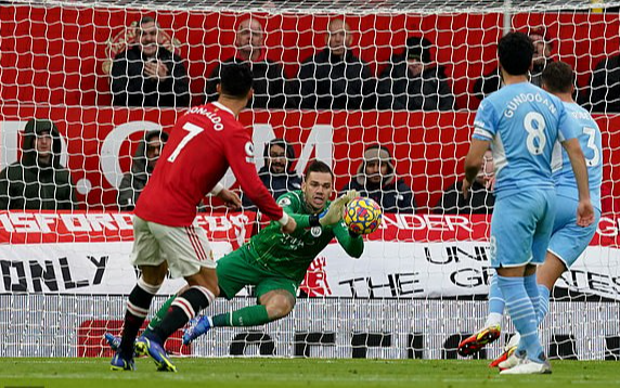 Phòng ngự thảm họa, Man United thua đau đại chiến trước Man City - Ảnh 3.