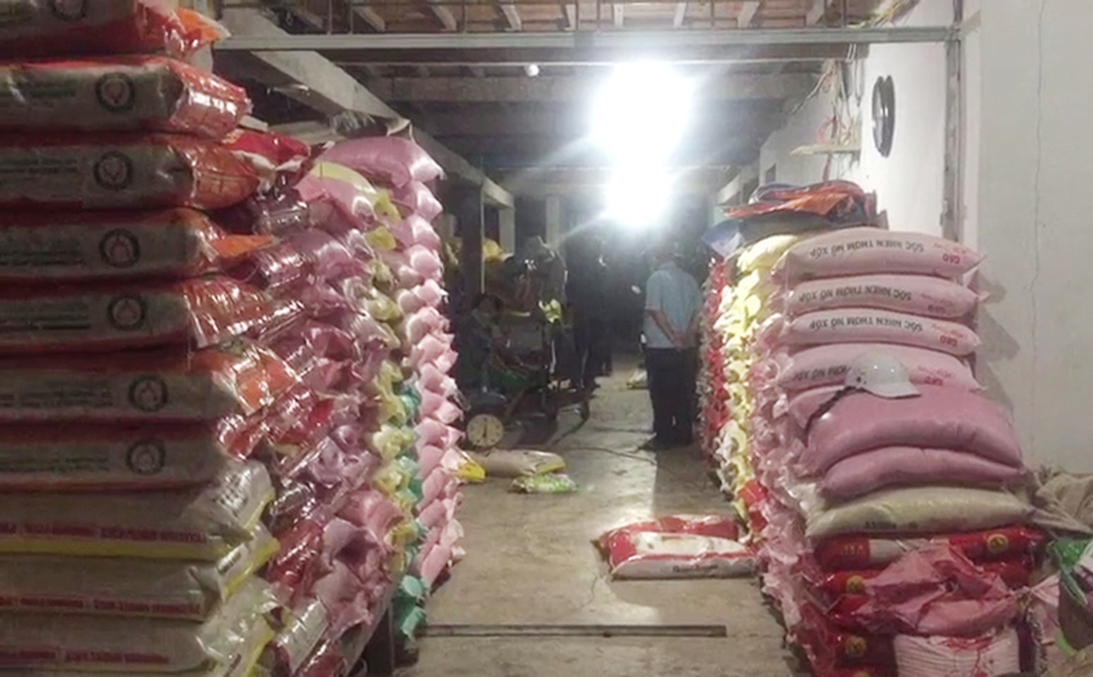 Phát hiện kho hàng chứa 9.550 kg đường cát nghi nhập lậu