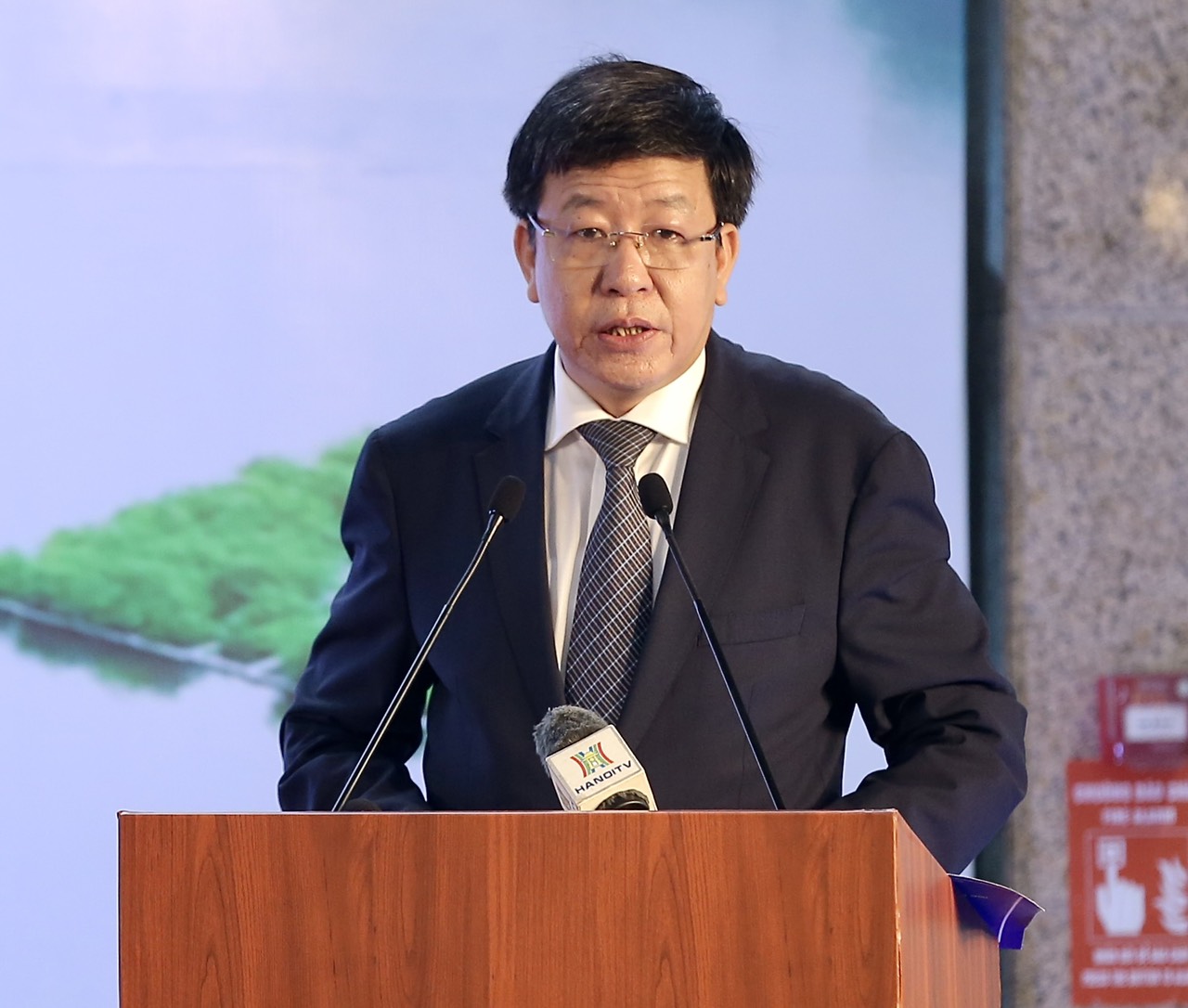 Ph&oacute; Thủ tướng, B&iacute; thư H&agrave; Nội đi t&agrave;u đường sắt C&aacute;t Linh - H&agrave; Đ&ocirc;ng khai th&aacute;c thương mại - Ảnh 4.