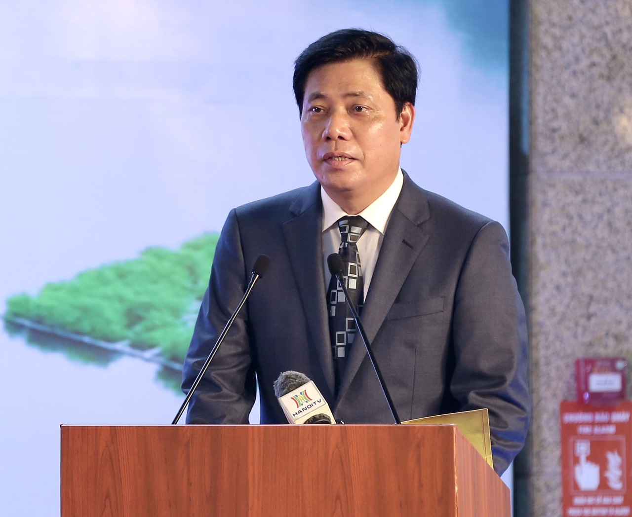 Ph&oacute; Thủ tướng, B&iacute; thư H&agrave; Nội đi t&agrave;u đường sắt C&aacute;t Linh - H&agrave; Đ&ocirc;ng khai th&aacute;c thương mại - Ảnh 3.
