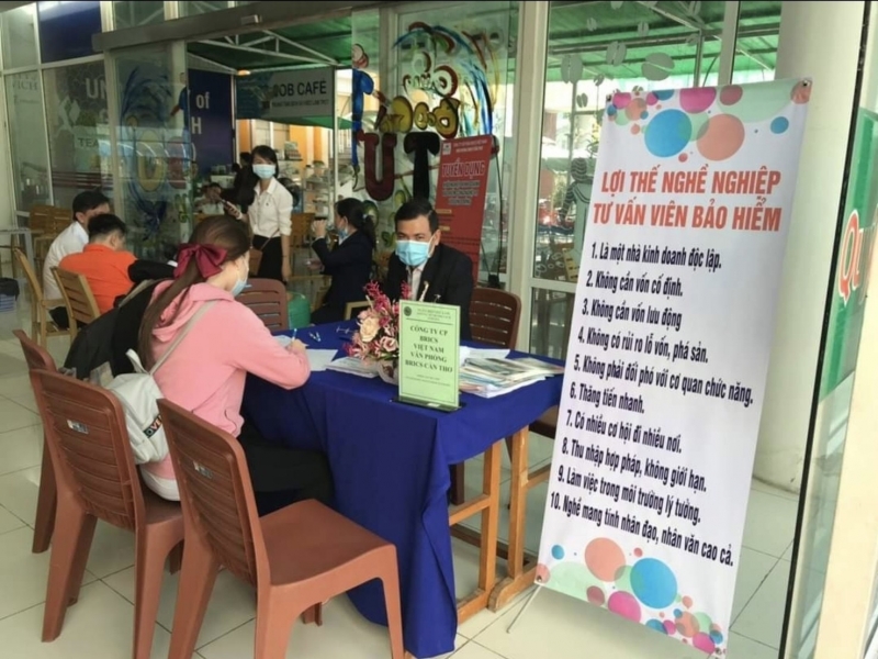 Độc đ&aacute;o m&ocirc; h&igrave;nh &ldquo;C&agrave; ph&ecirc; việc l&agrave;m&rdquo; - Ảnh 2.