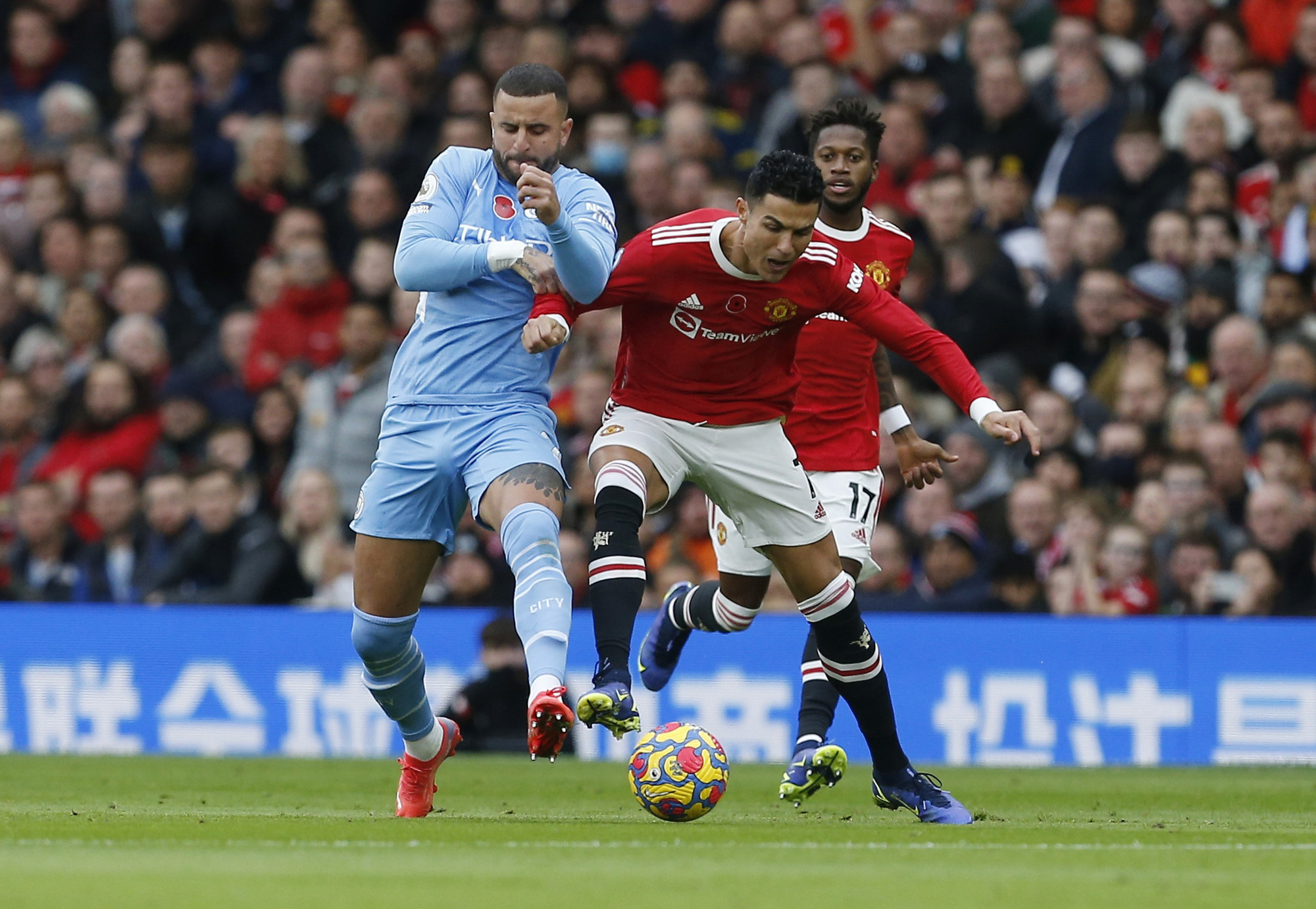 Phòng ngự thảm họa, Man United thua đau đại chiến trước Man City - Ảnh 1.