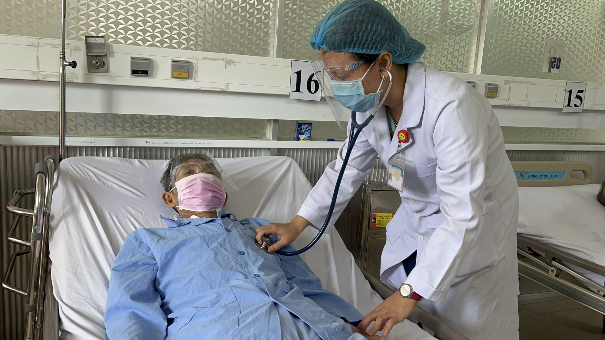 Bệnh viện tuyến cuối của Bộ Y tế tại ĐBSCL cứu sống ngoạn mục 2 bệnh nh&acirc;n - Ảnh 2.
