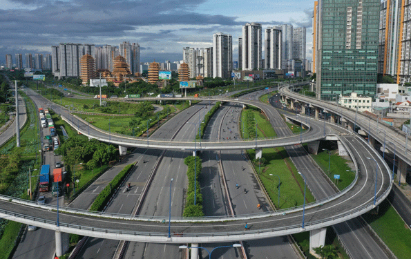 Gấp r&uacute;t ph&aacute;t triển c&aacute;c đ&ocirc; thị vệ tinh - Ảnh 1.
