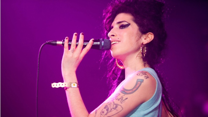 Qua đời 10 năm, Amy Winehouse vẫn kiếm hơn 92 tỉ đồng