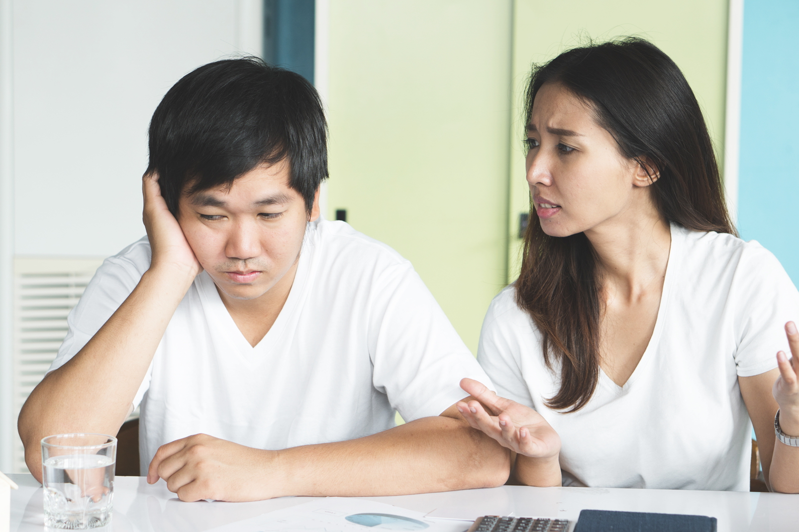 Ghen chi với ông chồng… tỉnh bơ - Ảnh 2.