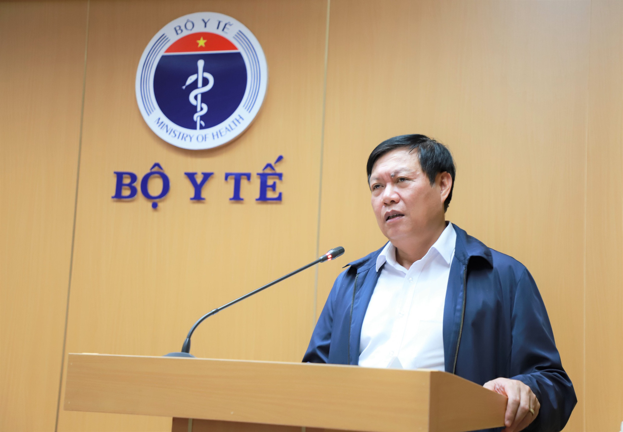 Đi học trở lại, học sinh sẽ giãn cách thế nào để phòng Covid-19? - Ảnh 2.