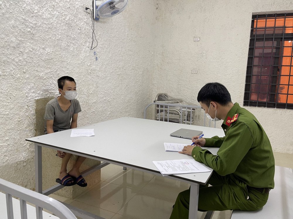 Triệt ph&aacute; ổ nh&oacute;m cho vay nặng l&atilde;i, đ&ograve;i nợ thu&ecirc; do Dũng ba sẹo cầm đầu - Ảnh 3.