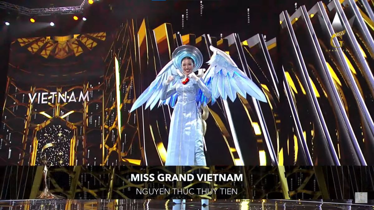 Thùy Tiên trình diễn Quốc phục ấn tượng tại Miss Grand International 2021