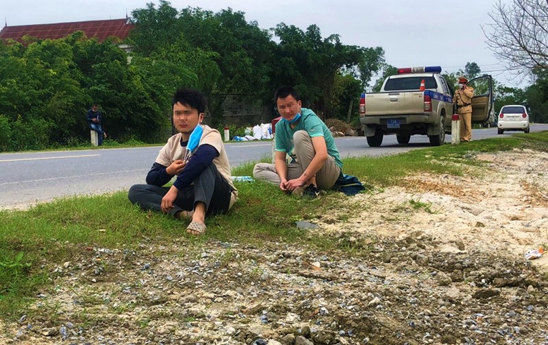 Quảng Bình bắt 2 người Trung Quốc bỏ trốn khỏi khu cách ly