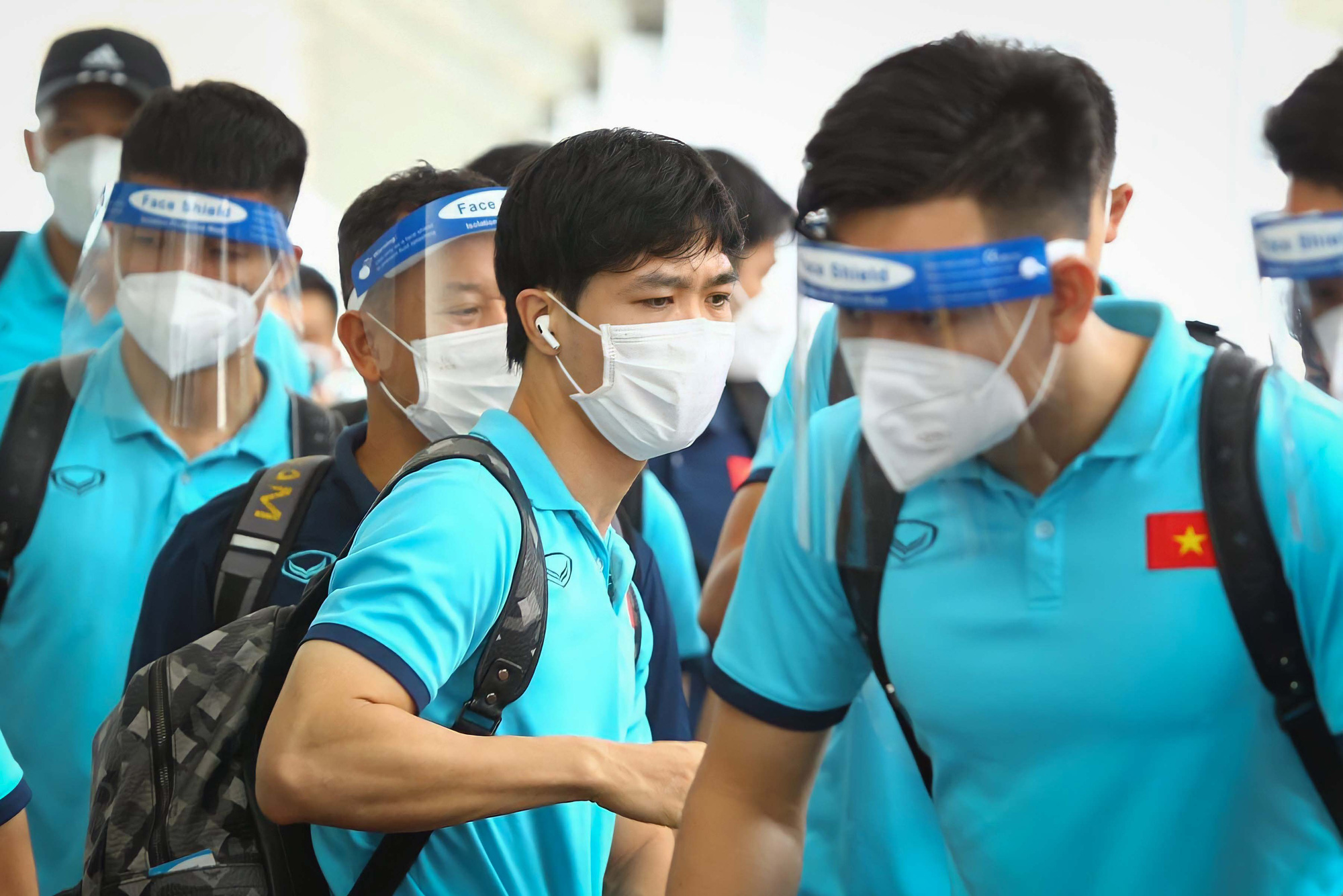 Đội tuyển Việt Nam lên đường sang Singapore dự AFF Cup