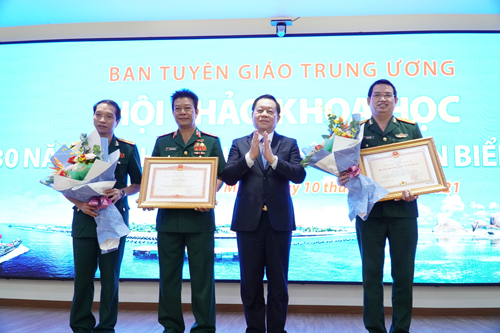30 NĂM KẾT HỢP QUÂN DÂN Y TRÊN BIỂN, ĐẢO: Vững vàng thế trận lòng dân - Ảnh 1.