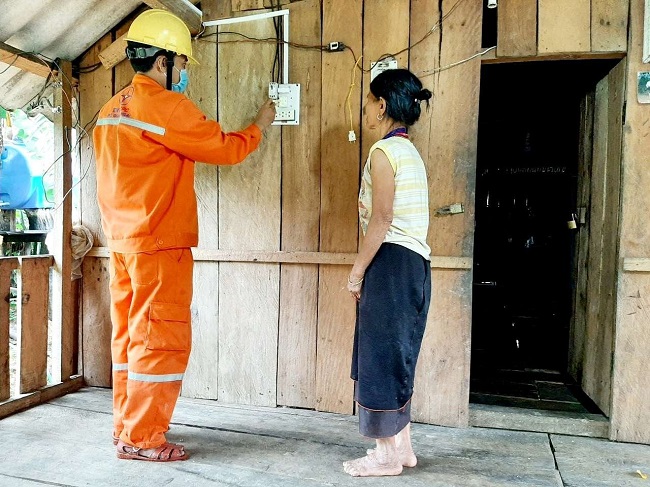 PC Quảng Ngãi: 2 thôn cuối cùng của huyện Ba Tơ có điện lưới quốc gia