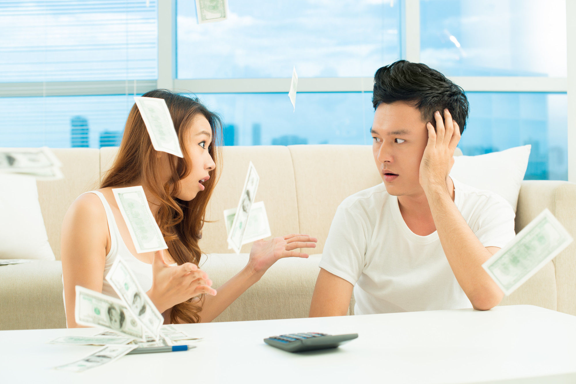 Ly h&ocirc;n vẫn muốn... h&agrave;nh nhau - Ảnh 3.