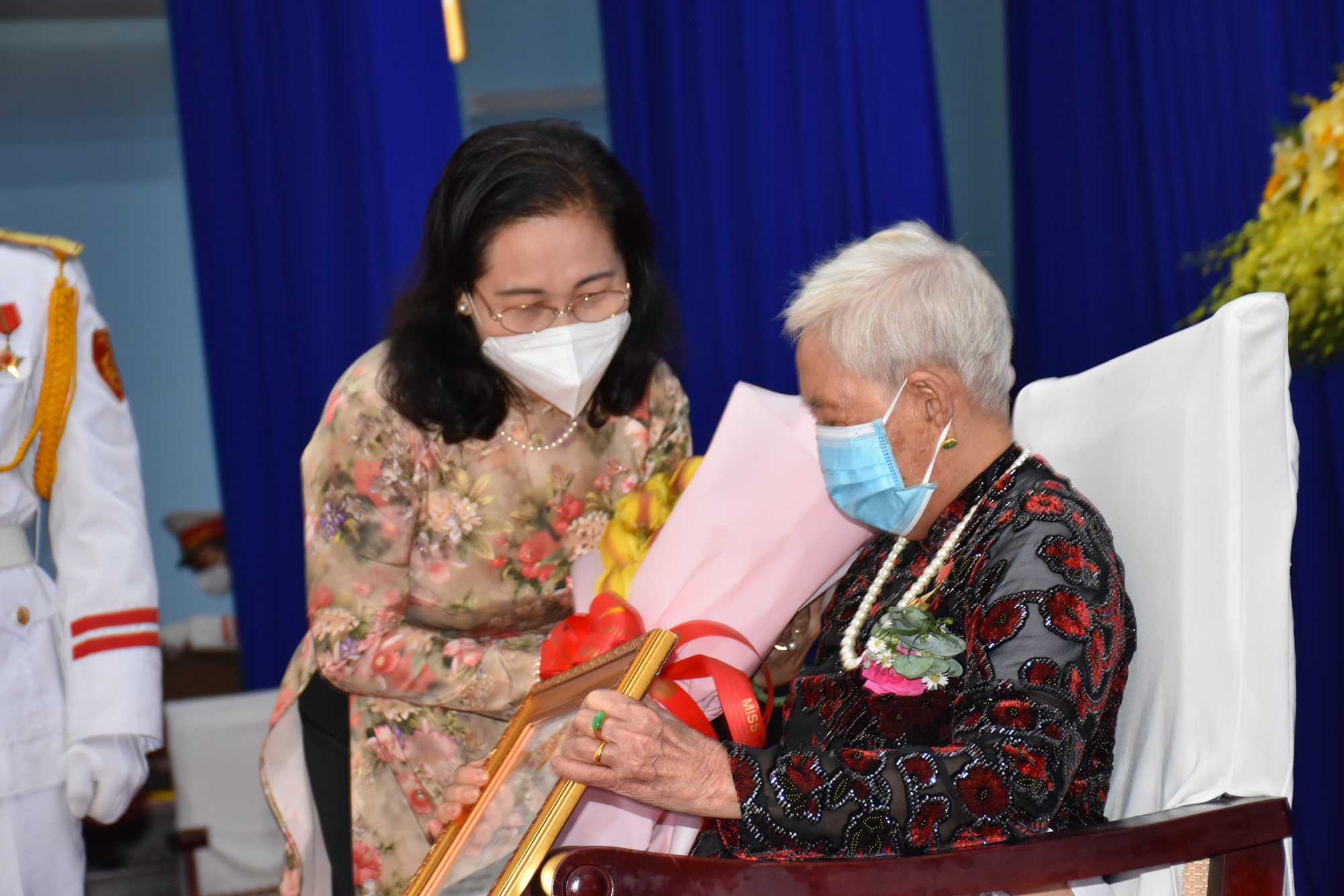 TP HCM phong tặng danh hiệu B&agrave; Mẹ Việt Nam anh h&ugrave;ng cho 23 mẹ - Ảnh 2.