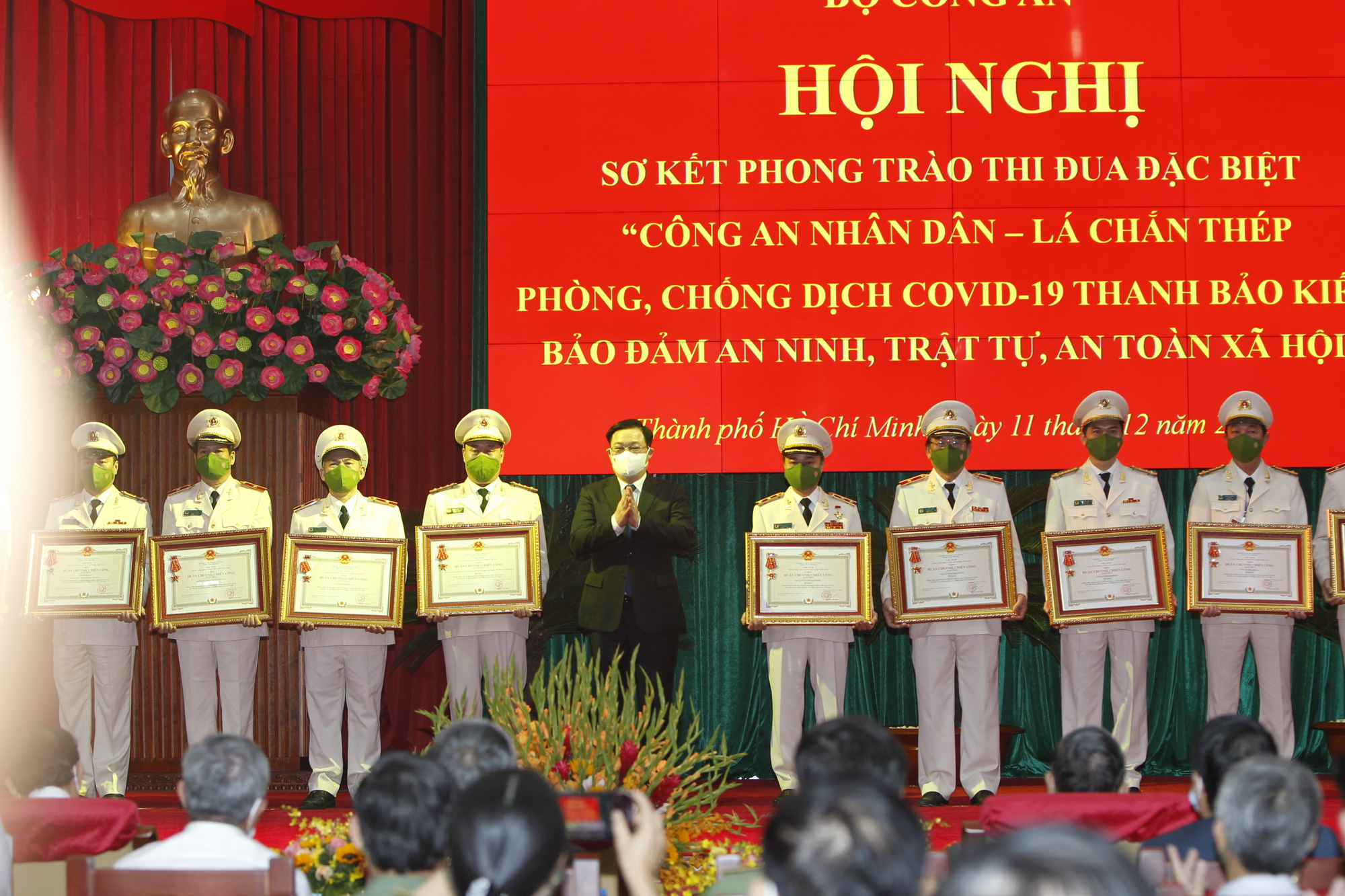 17 c&aacute;n bộ, chiến sĩ c&ocirc;ng an hy sinh khi ph&ograve;ng chống dịch Covid-19 - Ảnh 2.