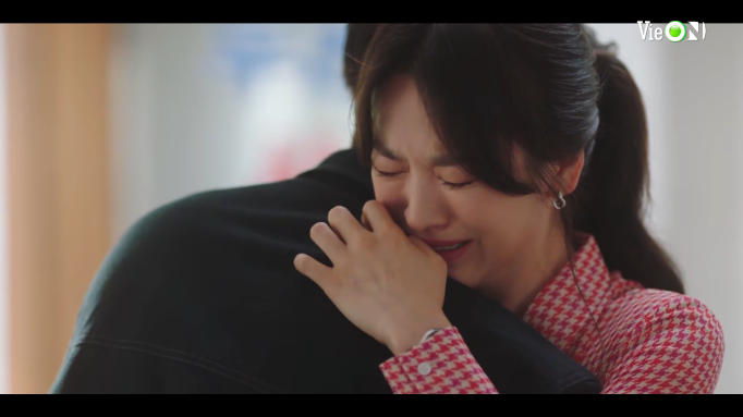 Song Hye Kyo mượn nước mắt tỏ tình