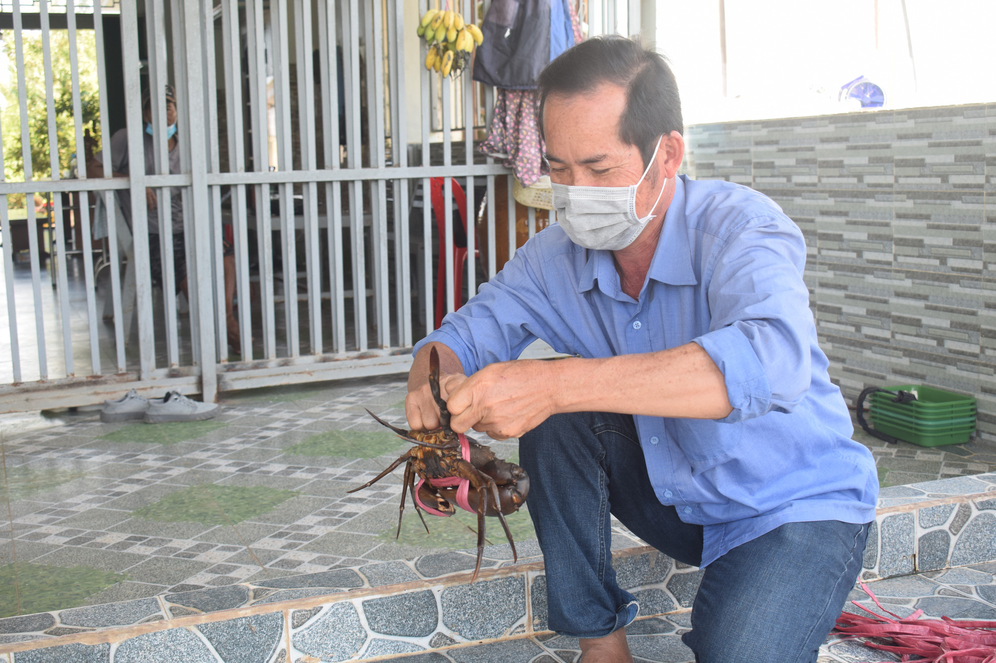 CLIP: Vang danh đặc sản &ldquo;cua Y-7&rdquo; ở C&agrave; Mau - Ảnh 4.