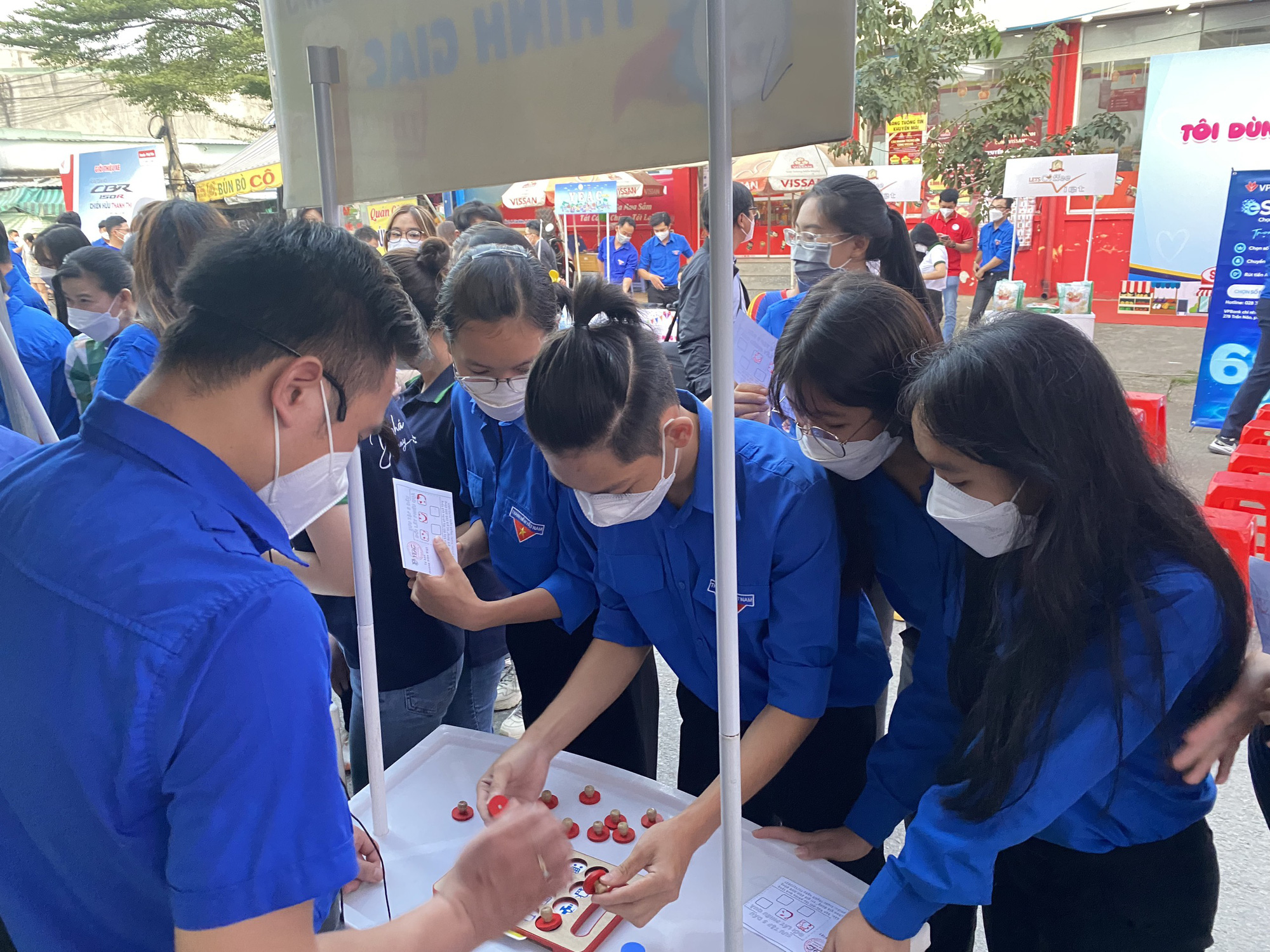 Sân chơi cuối tuần cho thanh niên công nhân