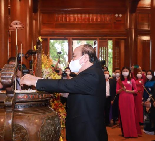 Chủ tịch nước dự Lễ kỷ niệm 60 năm ng&agrave;y B&aacute;c Hồ về thăm qu&ecirc; lần thứ hai - Ảnh 3.