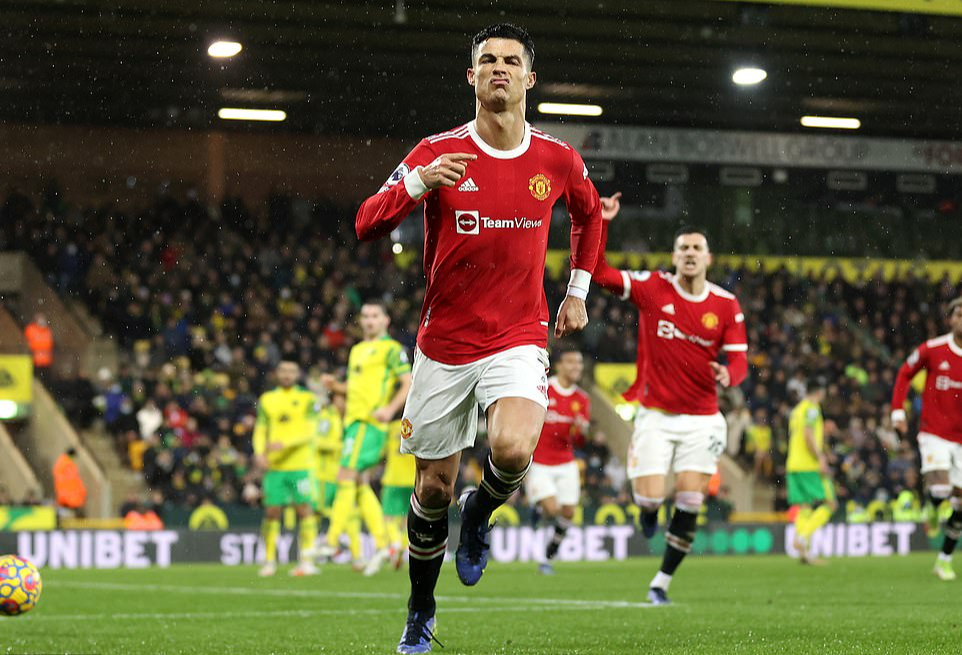 Ghi bàn cứu Man United thoát hiểm, Ronaldo bị chỉ trích thậm tệ