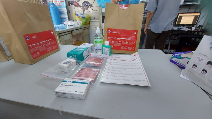 Sử dụng thuốc kh&aacute;ng virus Favipiravir điều trị bệnh nh&acirc;n Covid-19 nhẹ v&agrave; trung b&igrave;nh - Ảnh 1.