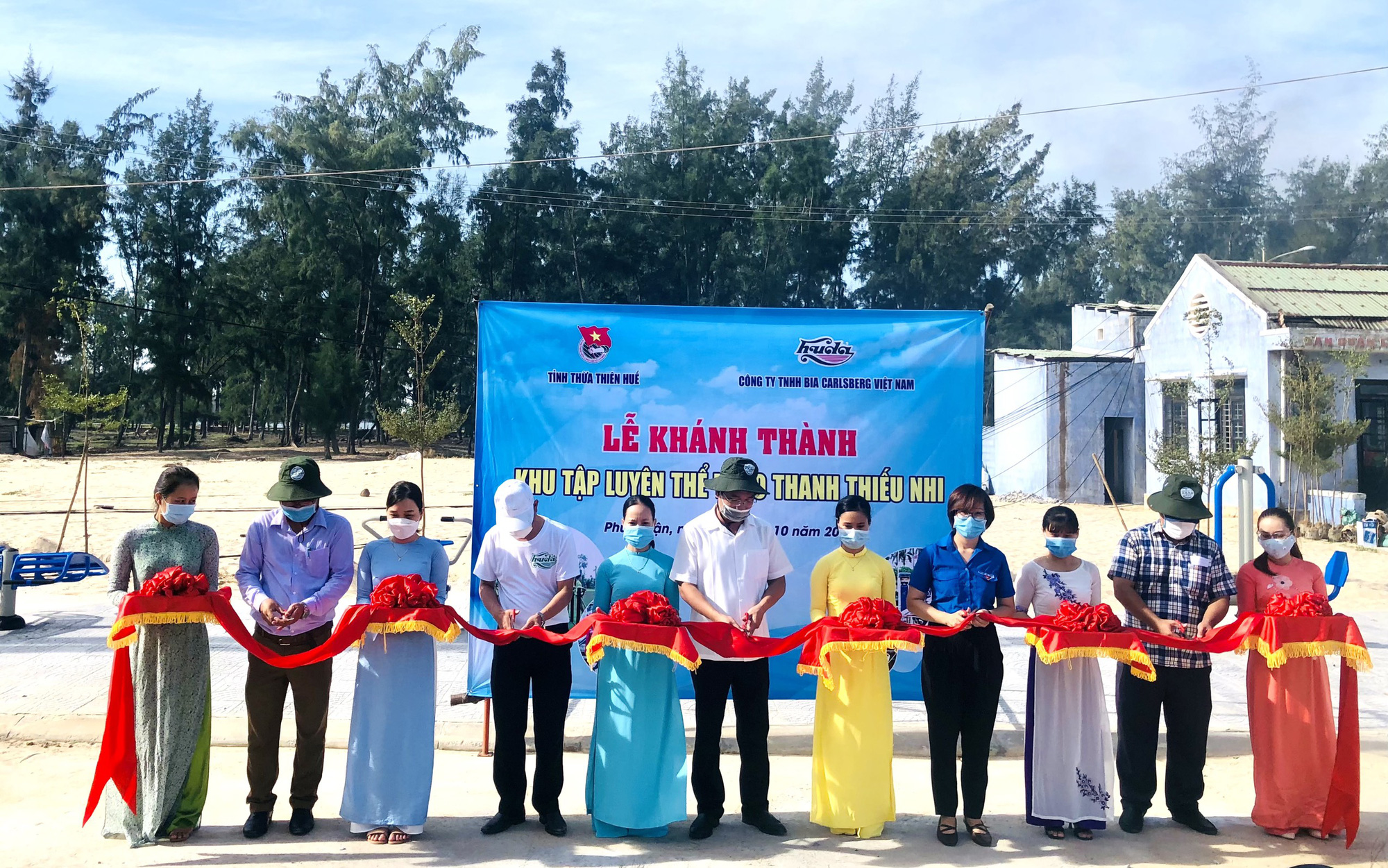 Huda trao tặng 7.500 phần quà cho người dân miền Trung đón Tết - Ảnh 2.
