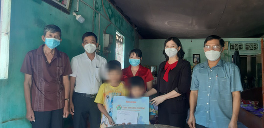 “Tình thương cho em” đến với Bến Tre và Long An