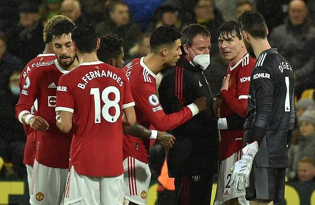 Hủy trận Man United - Brentford vì Covid-19, Giải Ngoại hạng Anh lao đao với lịch đấu
