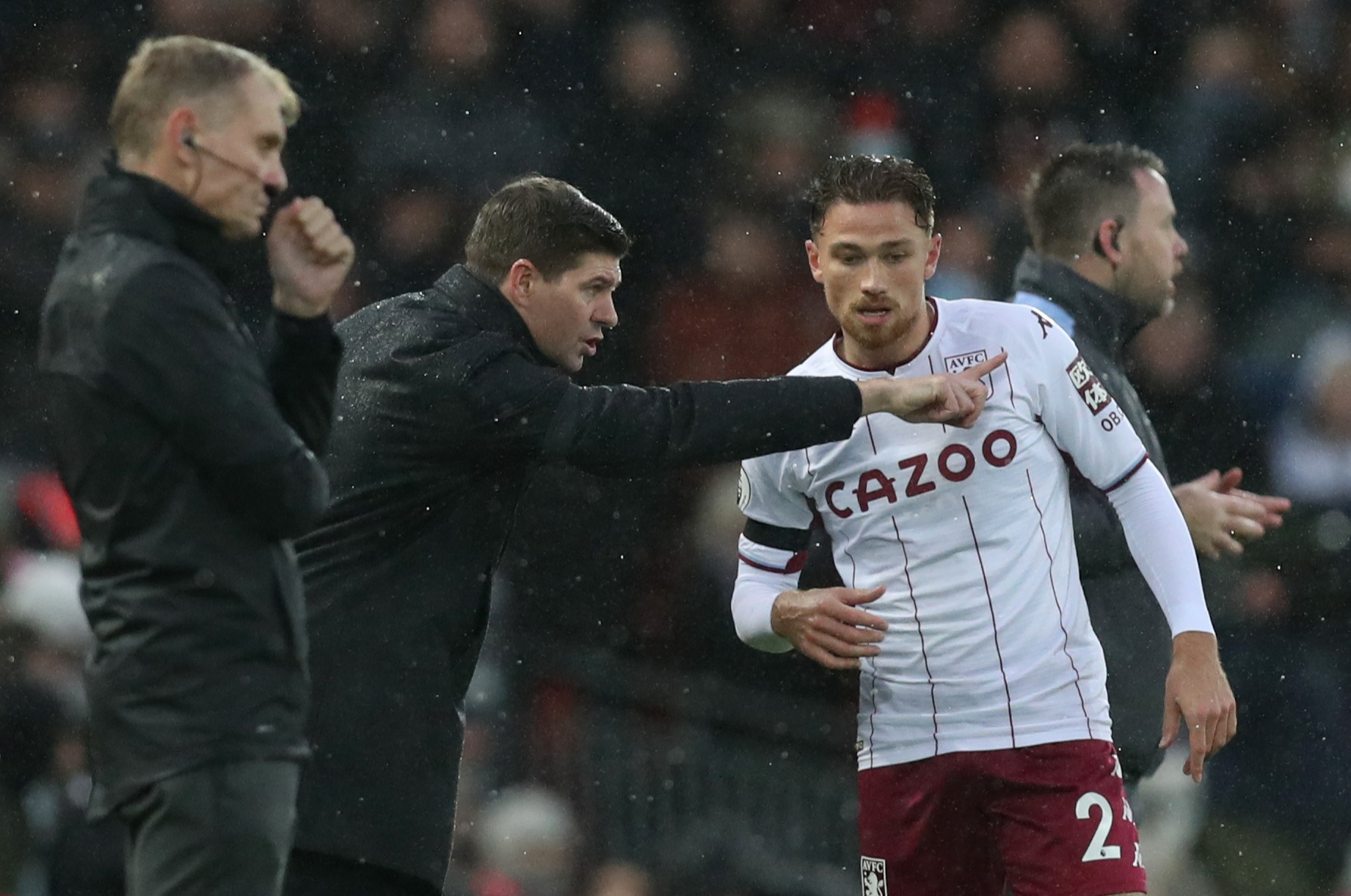 Hủy trận Man United - Brentford vì Covid-19, Giải Ngoại hạng Anh lao đao với lịch đấu - Ảnh 2.
