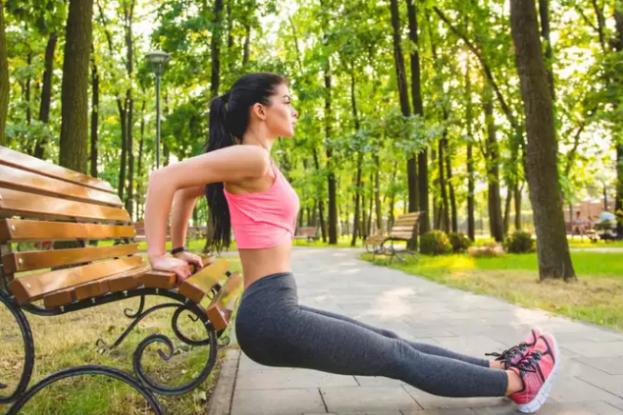 6 b&agrave;i tập gi&uacute;p v&ograve;ng 1 đầy đặn v&agrave; quyến rũ hơn - Ảnh 2.
