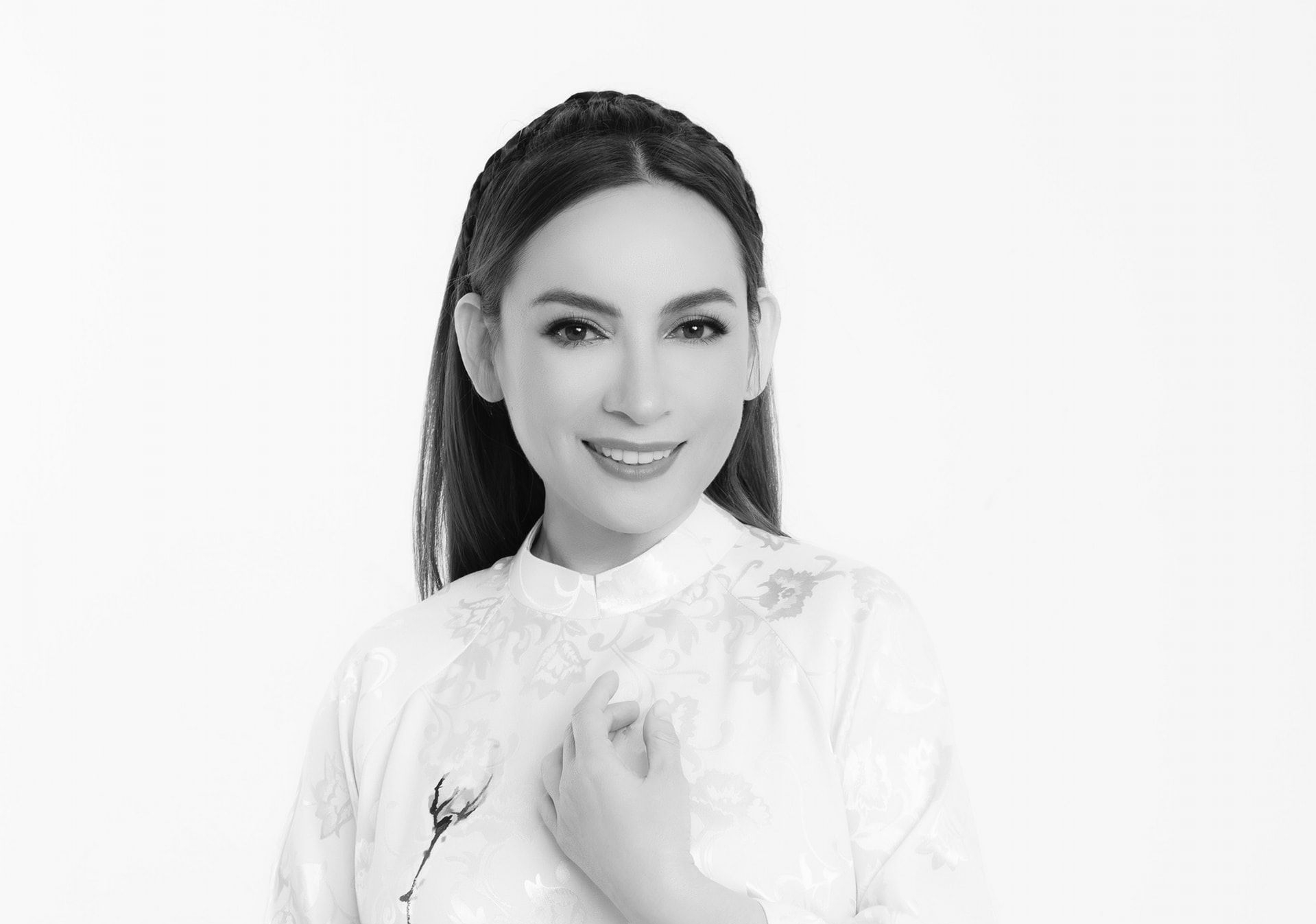 Cư dân mạng chỉ trích kẻ mạo danh VTV đưa tin ca sĩ Phi Nhung còn sống