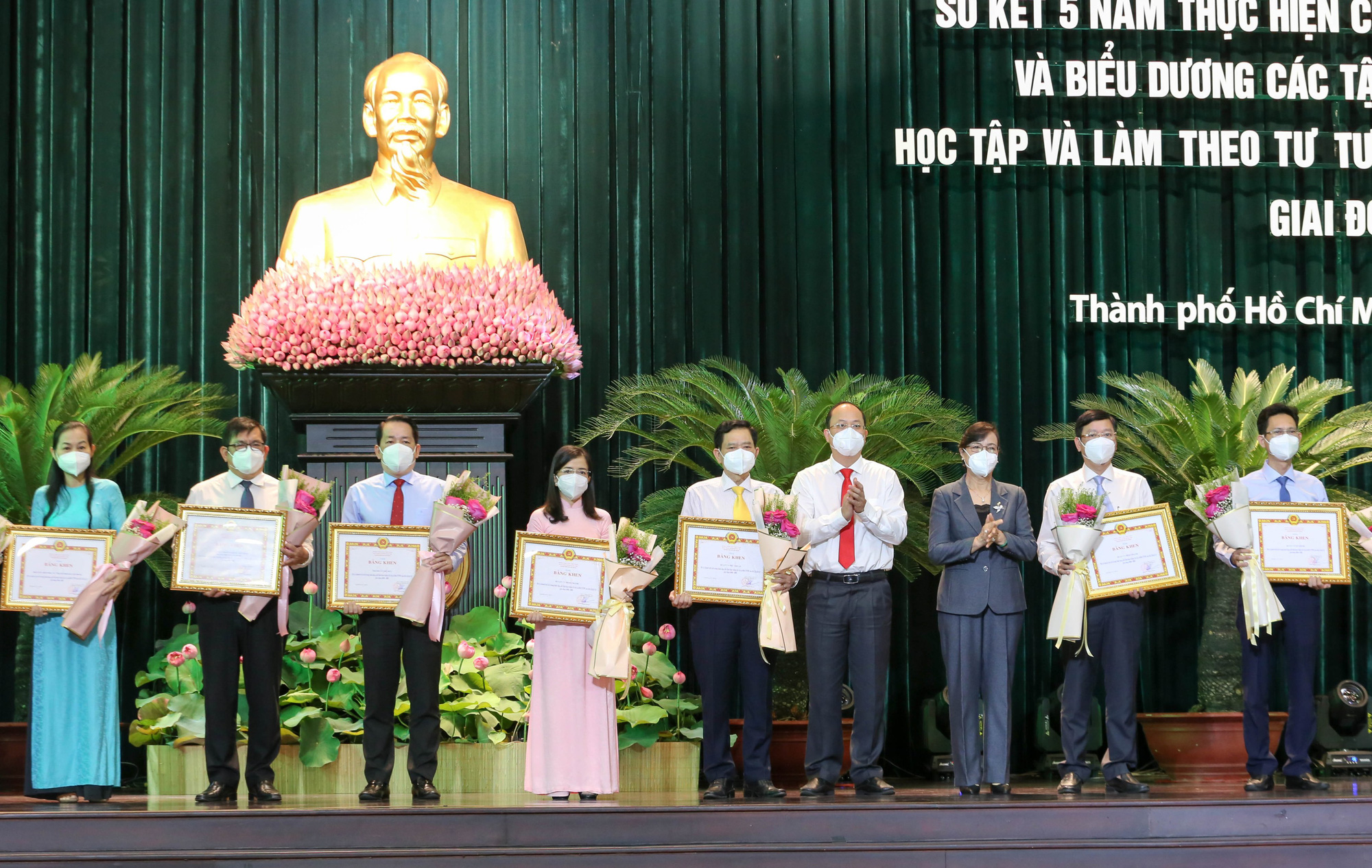 TP HCM: Tuy&ecirc;n dương 395 điển h&igrave;nh học tập, l&agrave;m theo gương B&aacute;c - Ảnh 3.