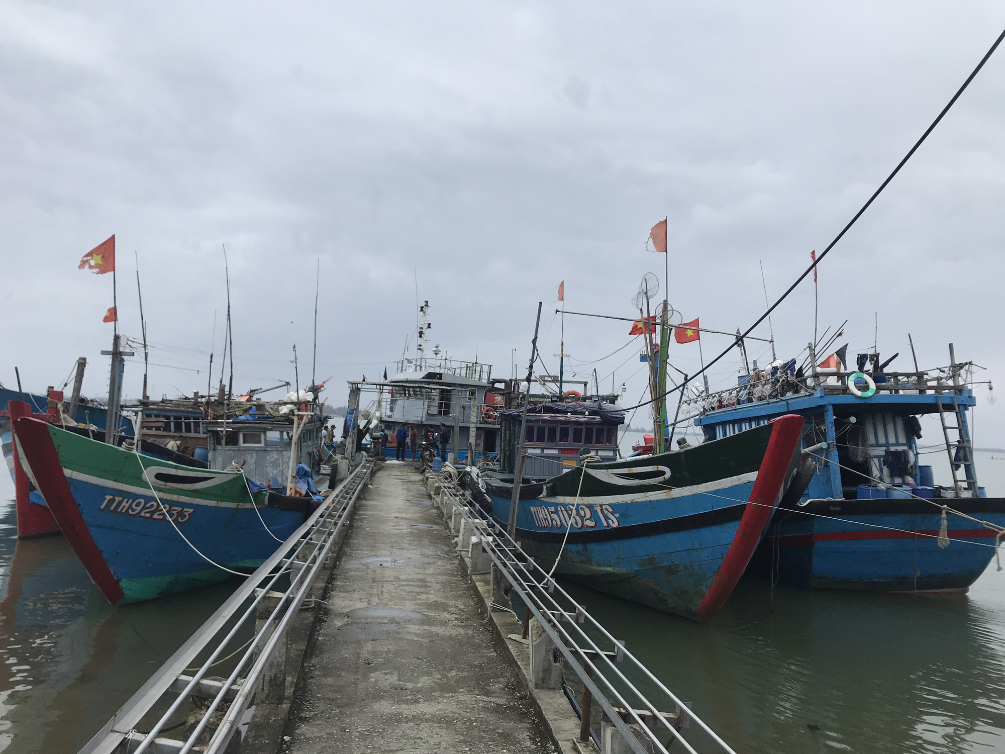 Thừa Thiên - Huế: Hồ chứa điều tiết nước, sẵn sàng di dời dân để ứng phó bão Rai