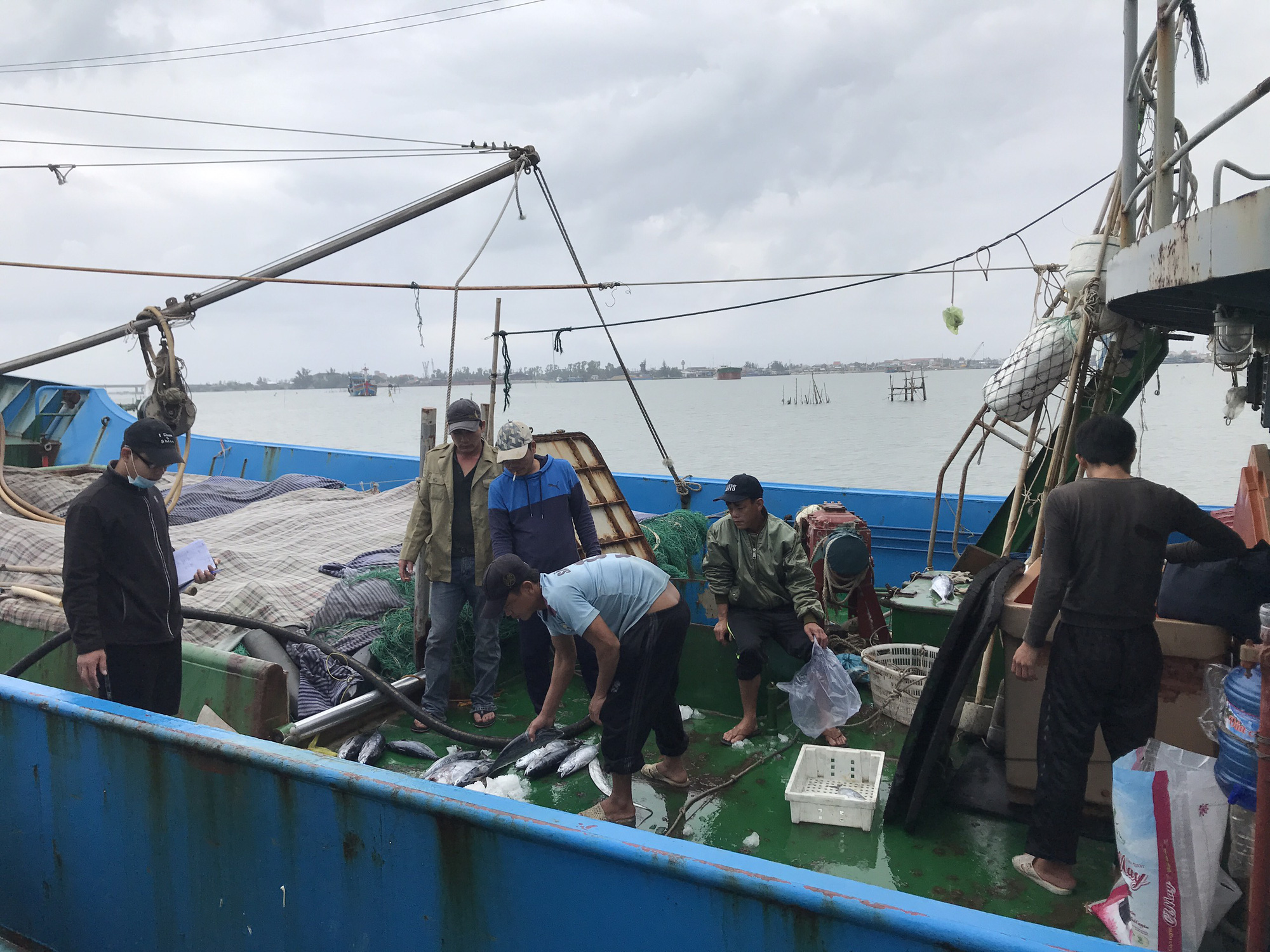 Thừa Thi&ecirc;n - Huế: Hồ chứa điều tiết nước, sẵn s&agrave;ng di dời d&acirc;n để ứng ph&oacute; b&atilde;o Rai - Ảnh 1.
