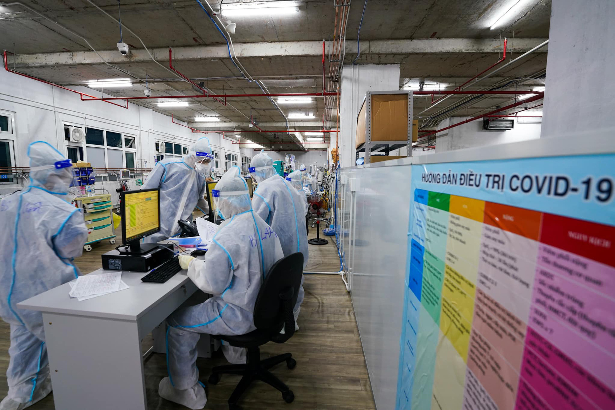 Bộ Y tế n&oacute;i về việc TP HCM xin hỗ trợ khẩn 3.000 nh&acirc;n vi&ecirc;n y tế - Ảnh 1.