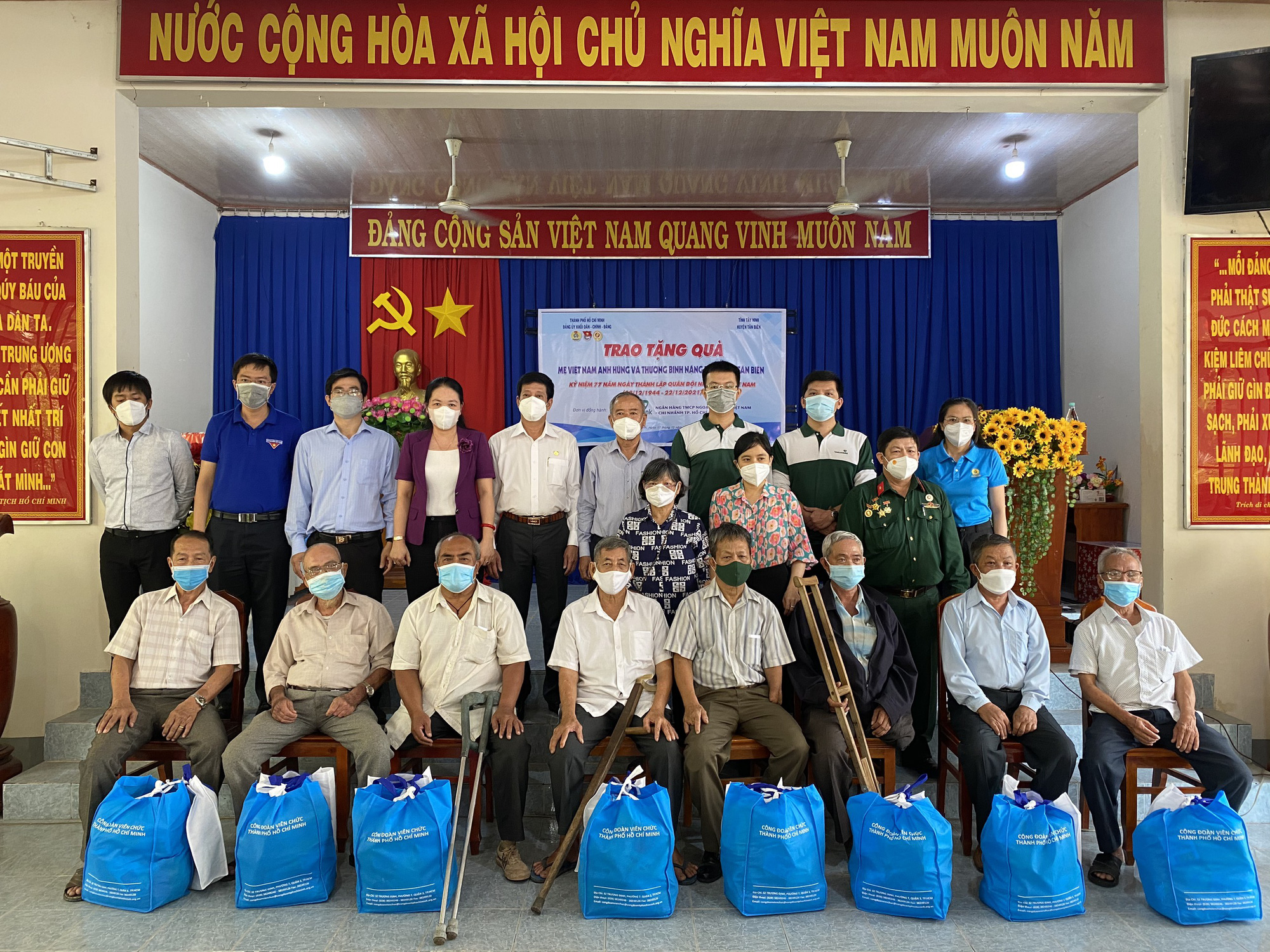 Ấm áp chương trình ”Kết nối biên cương” - Ảnh 2.