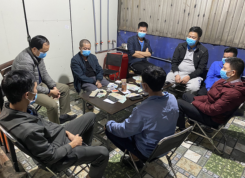 Triệt phá thêm 2 tụ điểm đánh bạc "nhức nhối" ở TP Đồng Hới