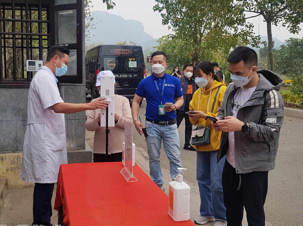 Người vùng 2 chưa tiêm đủ vắc-xin từ Hà Nội về Ninh Bình phải cách ly tập trung 14 ngày