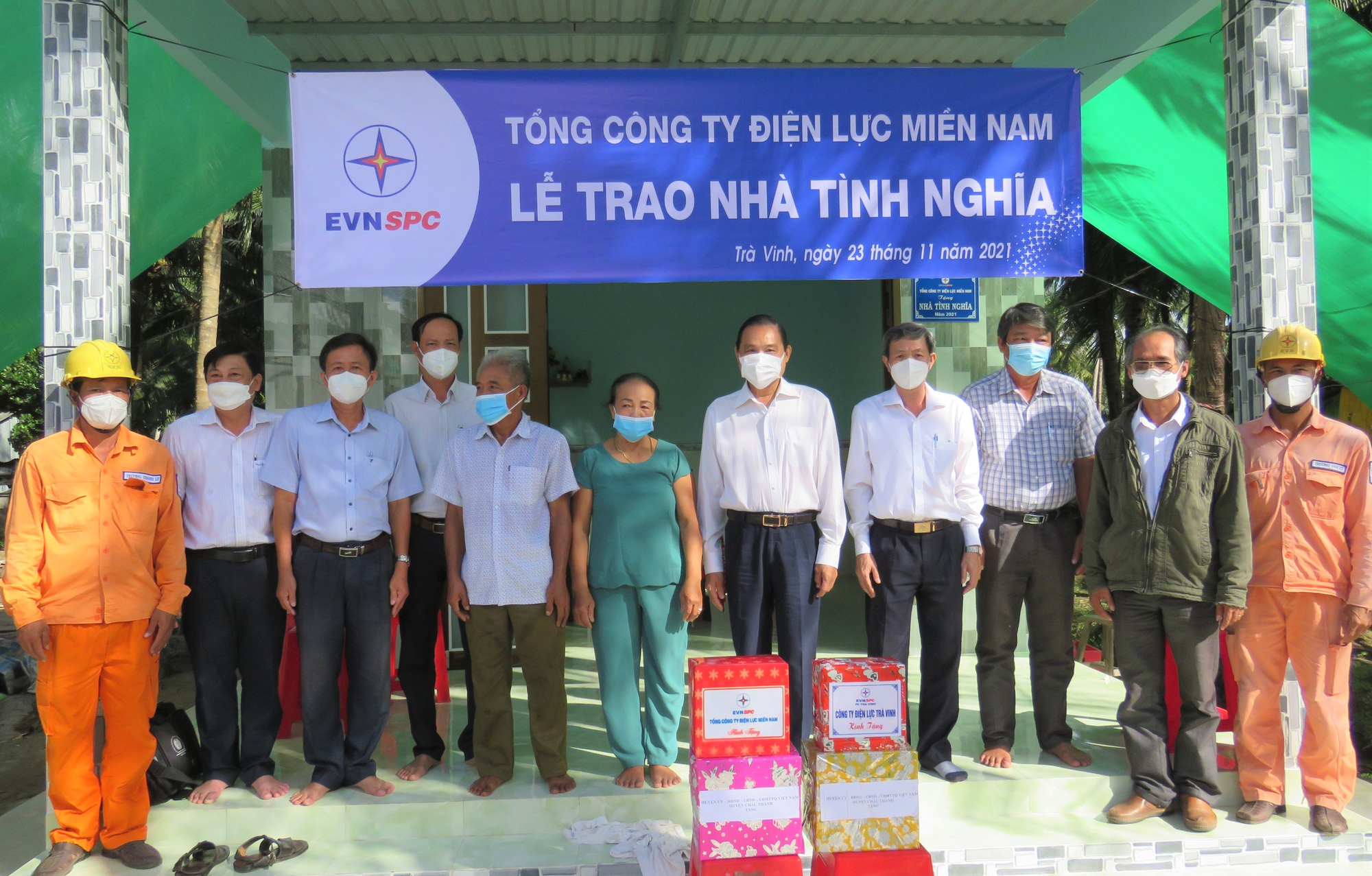 EVNSPC đồng hành cùng khách hàng vượt khó - Ảnh 3.
