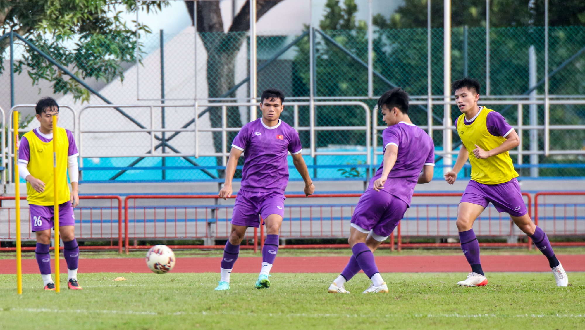 CLIP: Thầy Park l&agrave;m g&igrave; để gi&agrave;nh chiến thắng trước Campuchia ở AFF Cup 2020? - Ảnh 7.