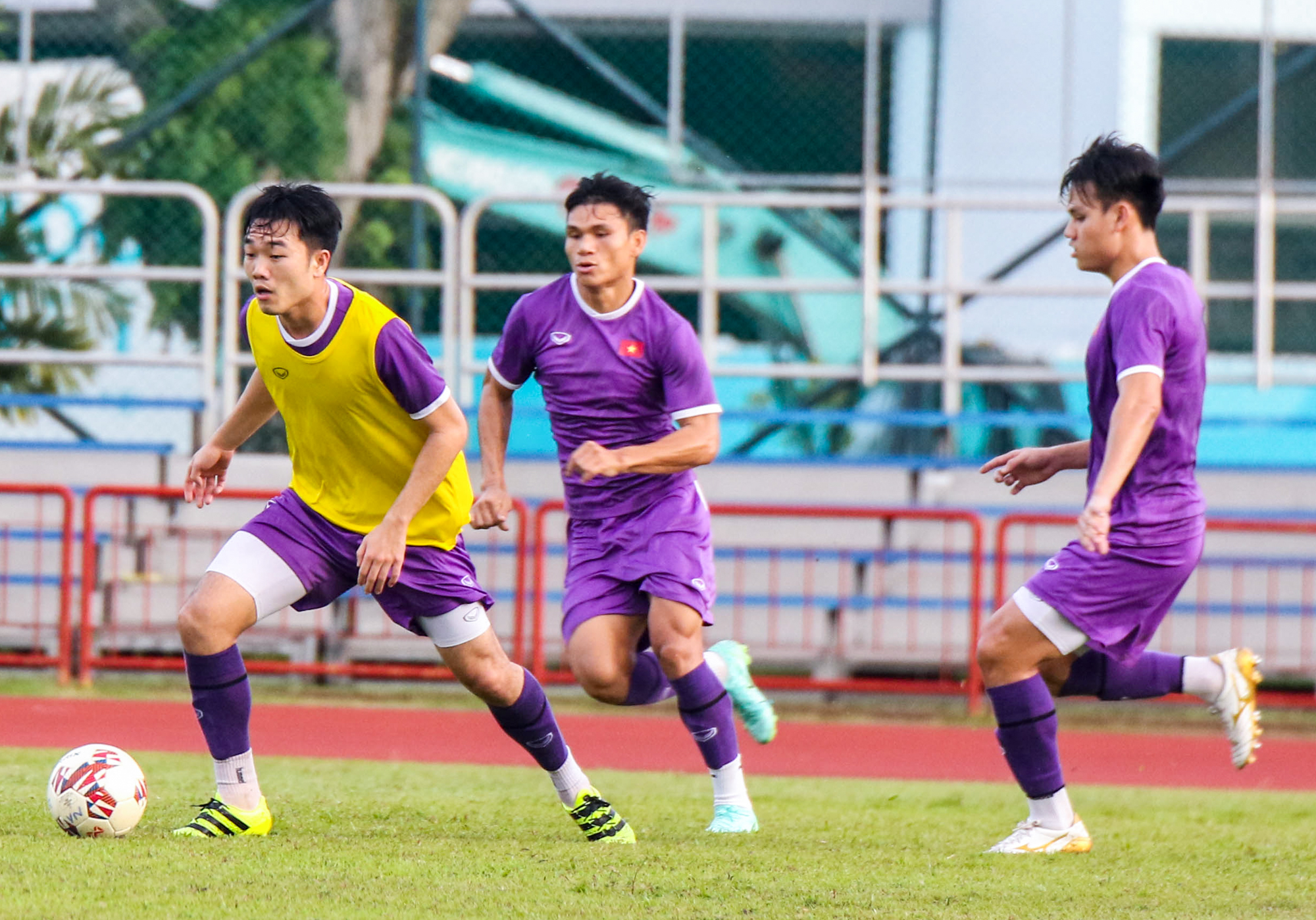 CLIP: Thầy Park l&agrave;m g&igrave; để gi&agrave;nh chiến thắng trước Campuchia ở AFF Cup 2020? - Ảnh 6.