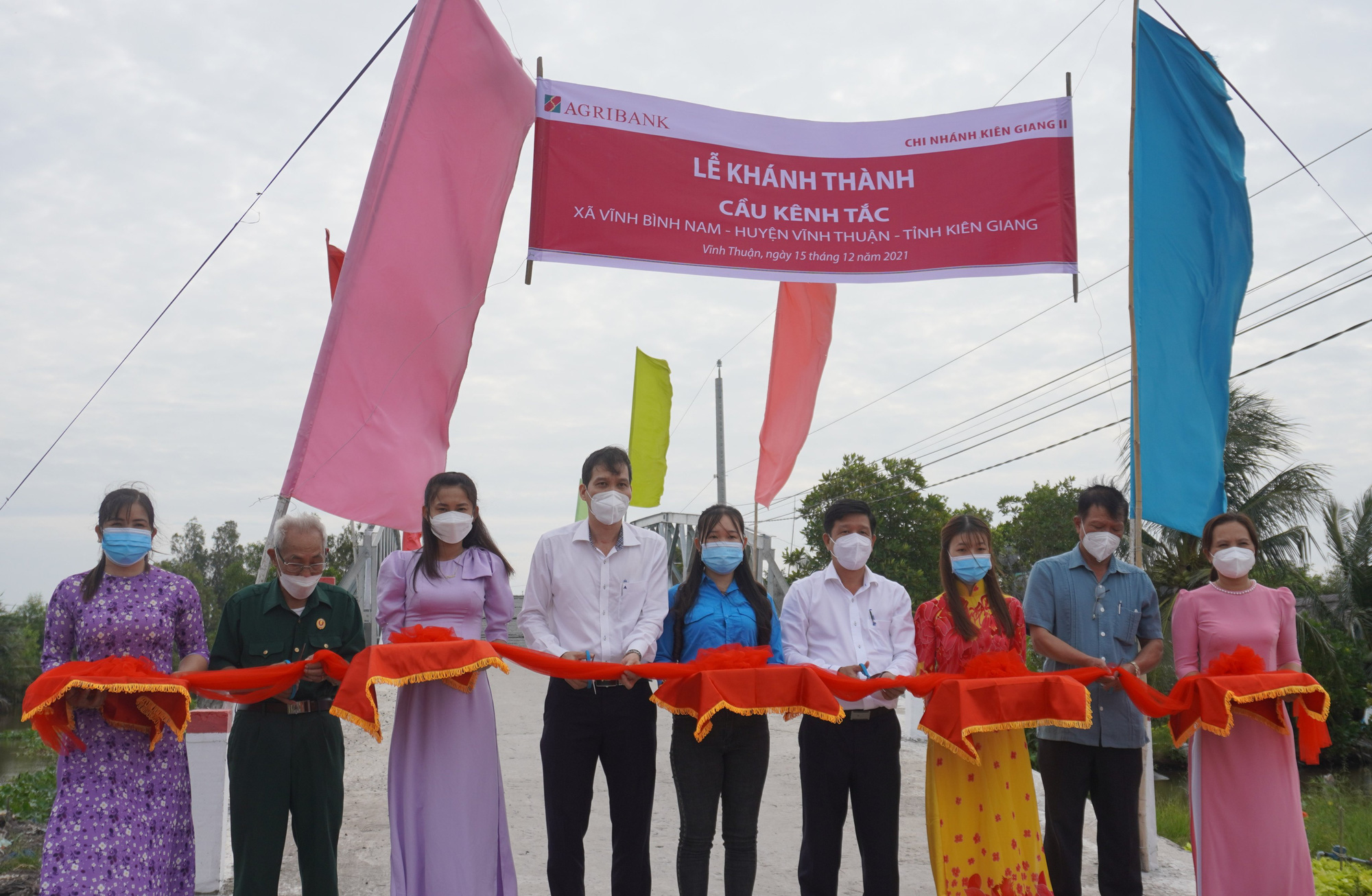 Agribank kh&aacute;nh th&agrave;nh cầu K&ecirc;nh Tắc ở Ki&ecirc;n Giang - Ảnh 1.
